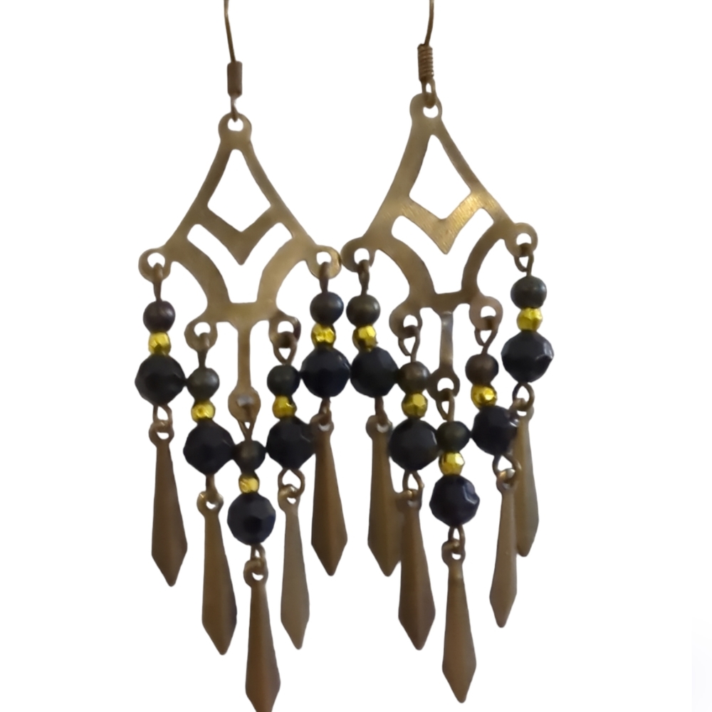 Dangle beaded earrings